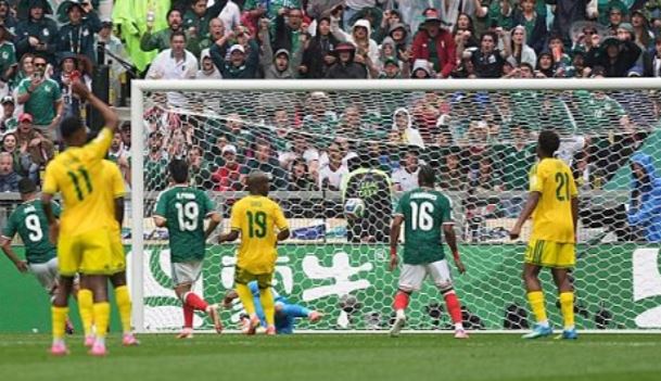 المكسيك تبدأ المونديال بانتصار مستحق على جنوب إفريقيا