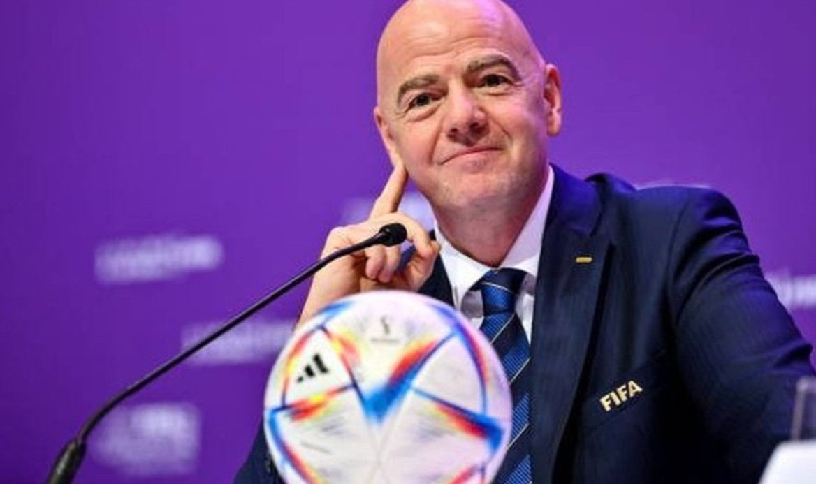 “هل فقد الفيفا السيطرة على كأس العالم؟”.. سؤال محرج من صحفي BBC يهز مؤتمر الاتحاد الدولي